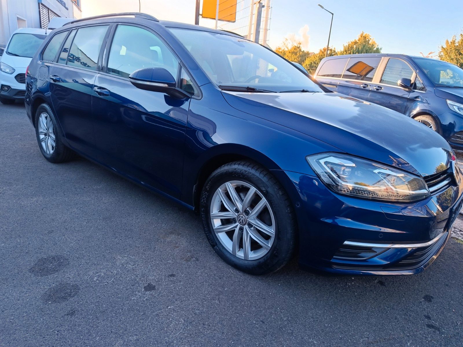 Volkswagen Golf TDI SCR DSG JOIN Variant, LED, AHK.