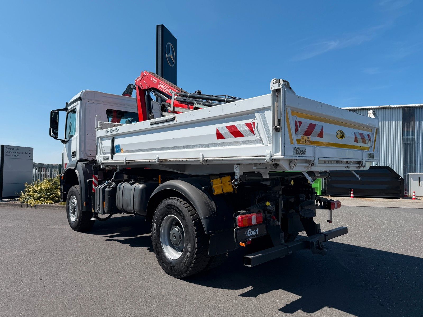 Fahrzeugabbildung Mercedes-Benz Arocs 1832 AK 4x4 Fassi F120B.1.23 E Funk 2xAHK