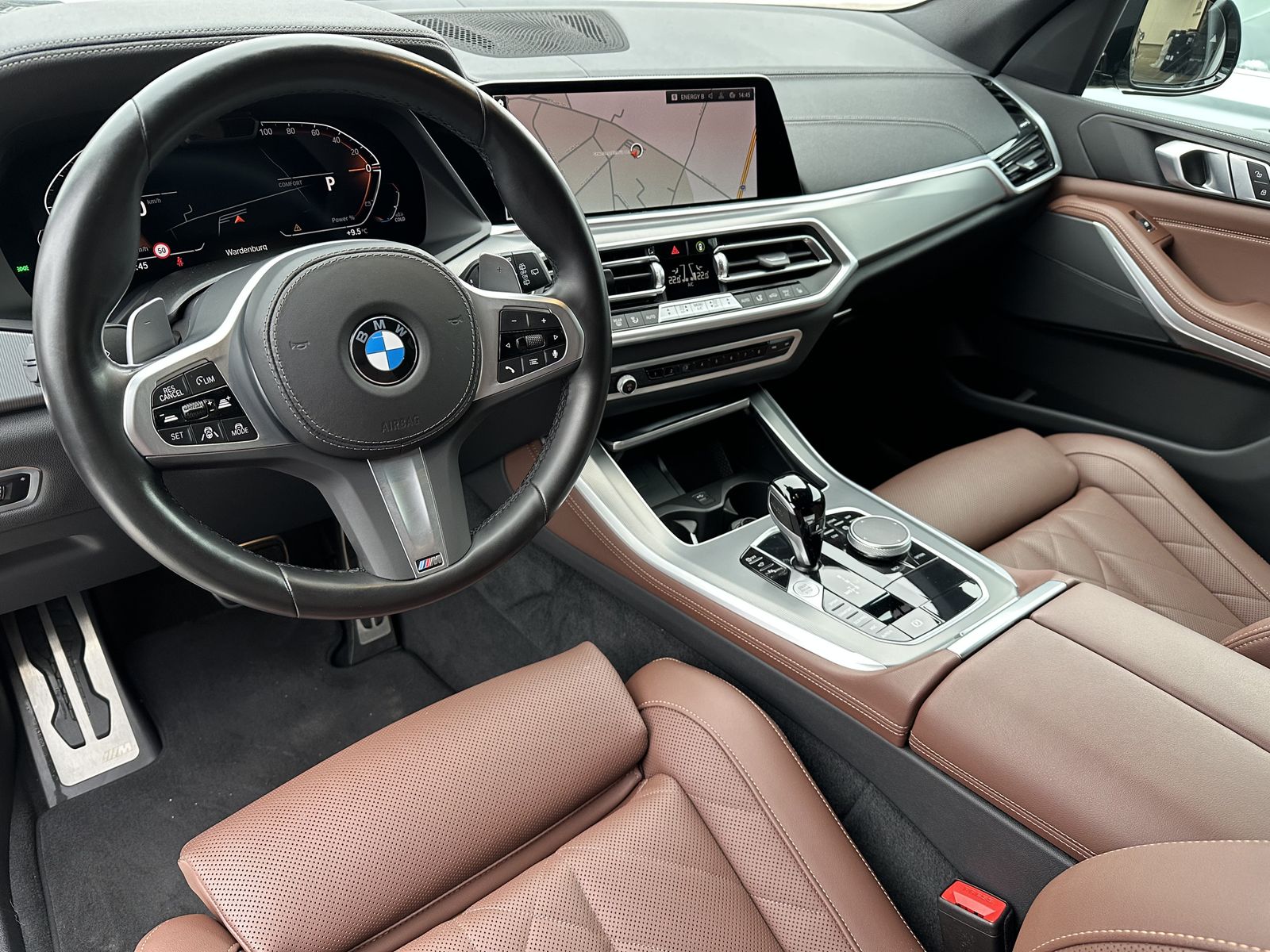 Fahrzeugabbildung BMW X5 xDrive30d M-Sport NAV+LASER+360°+HEAD-UP+DAP