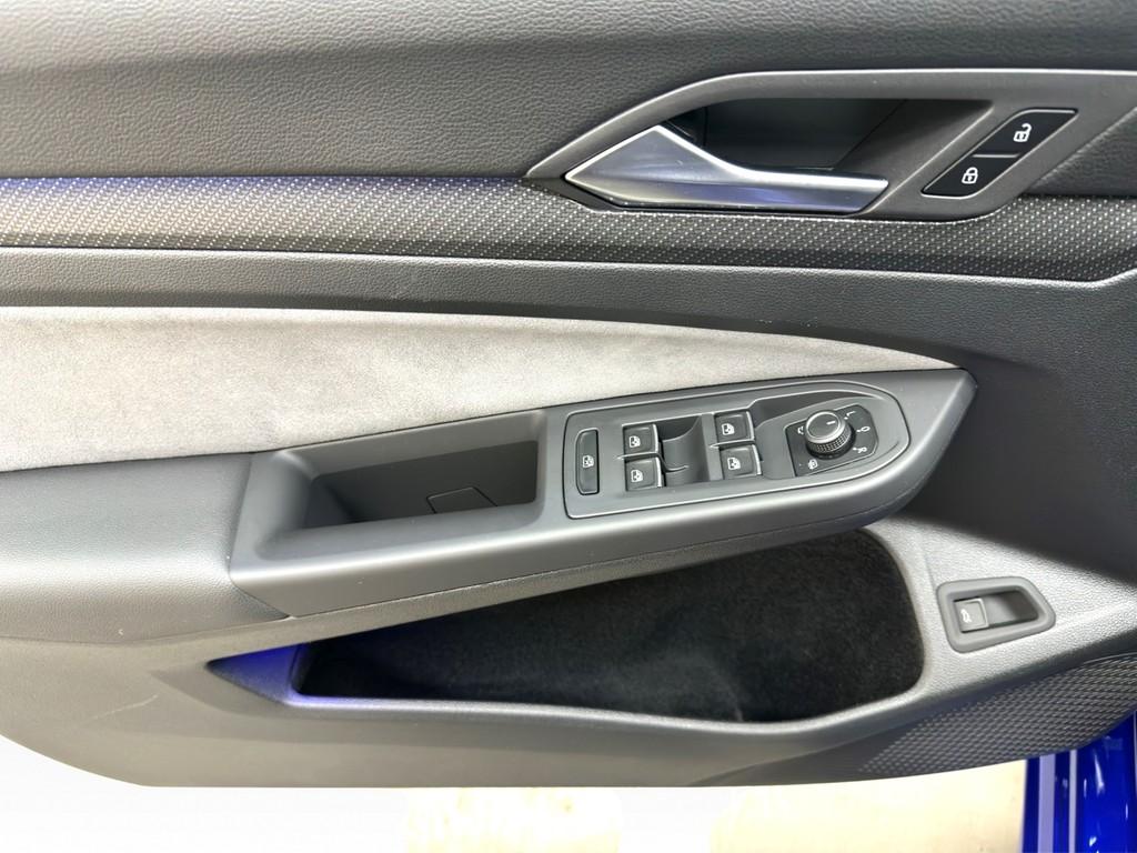 Volkswagen Golf VIII Variant 2.0 TSI DSG 4MOTION R DCC PANO, миниатюра 13