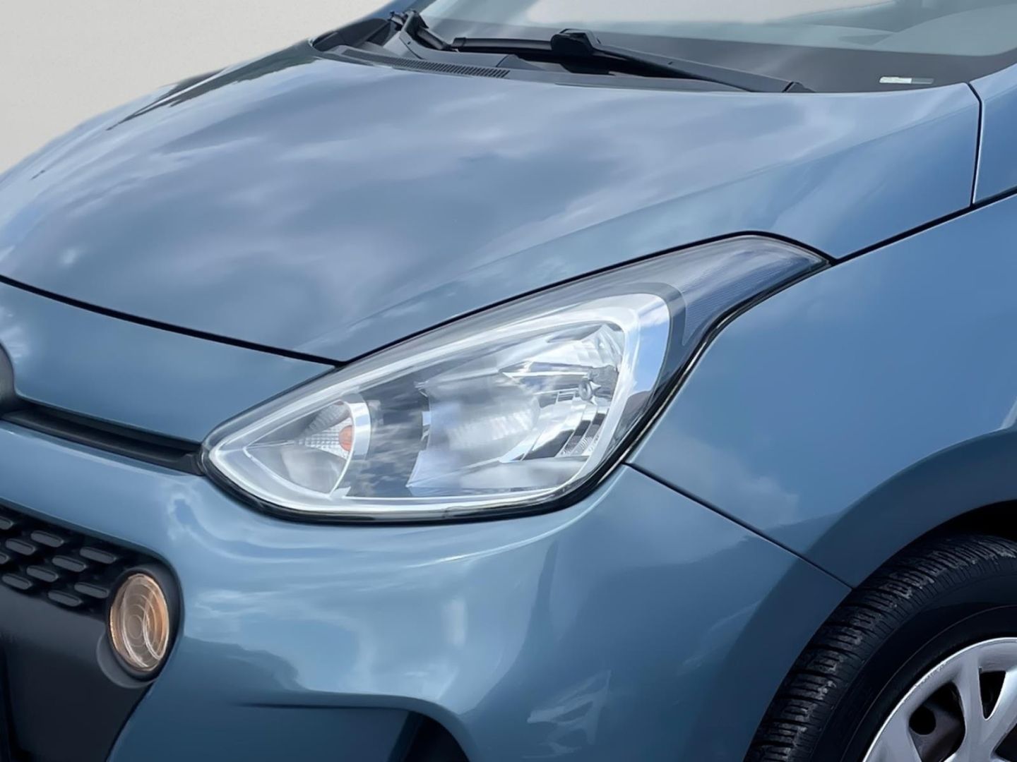 Fahrzeugabbildung Hyundai i10 1.0 Select Plus-Paket Allwetterreifen