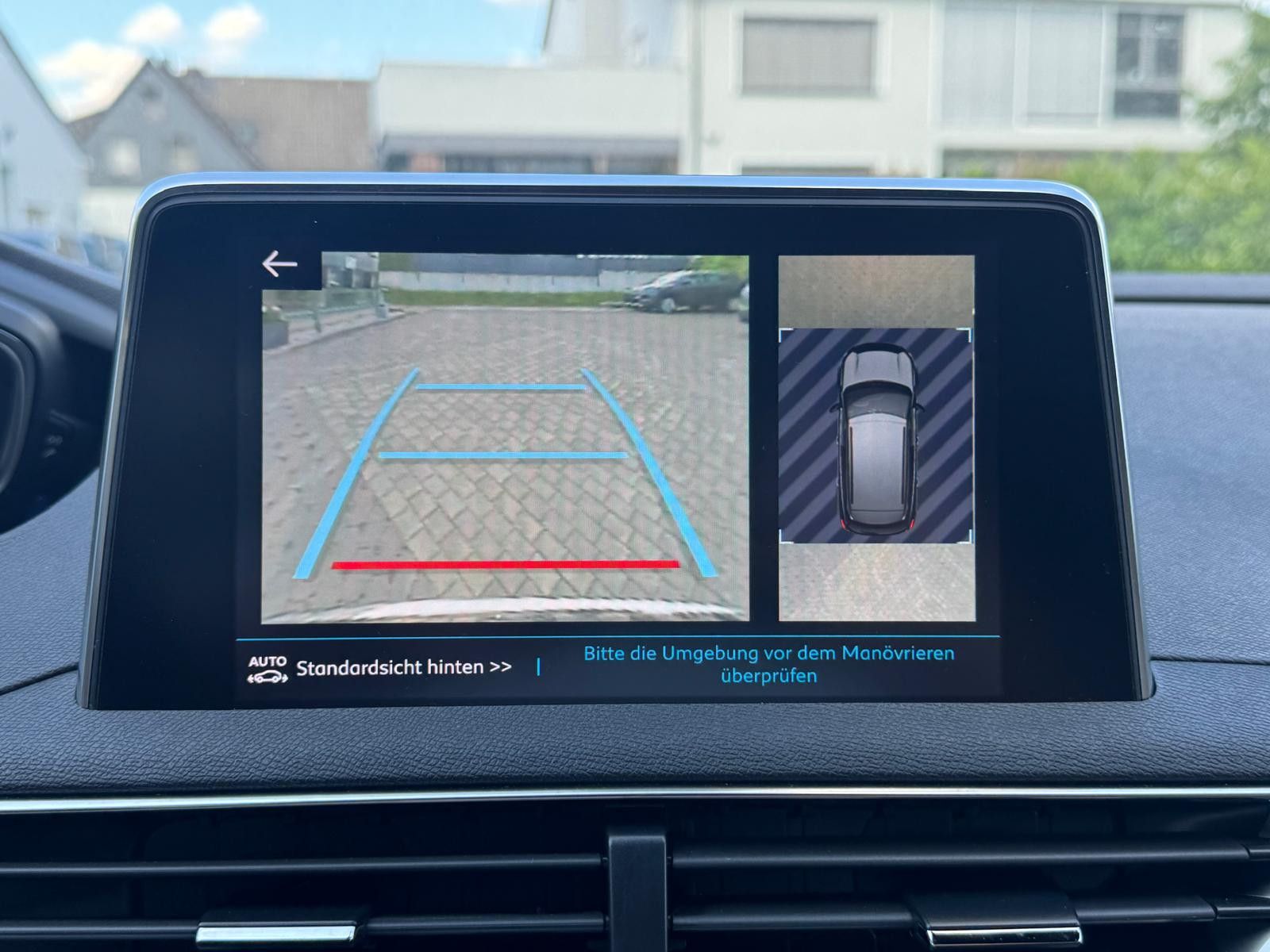 Fahrzeugabbildung Peugeot 3008 Hybrid4 300 GT LED+NAVI+KAM+SHZ+ACC+
