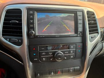 Jeep Grand Cherokee - 8