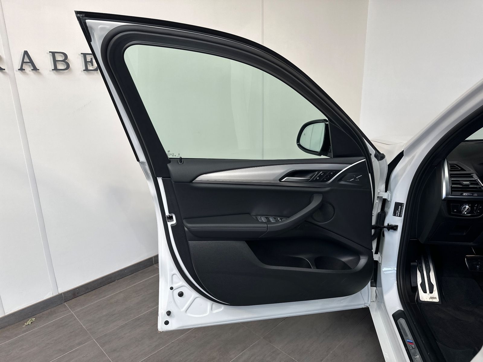 Fahrzeugabbildung BMW X3 xDrive30d M-Sport NAV+LED+AHK+HUD+360°+19ZO