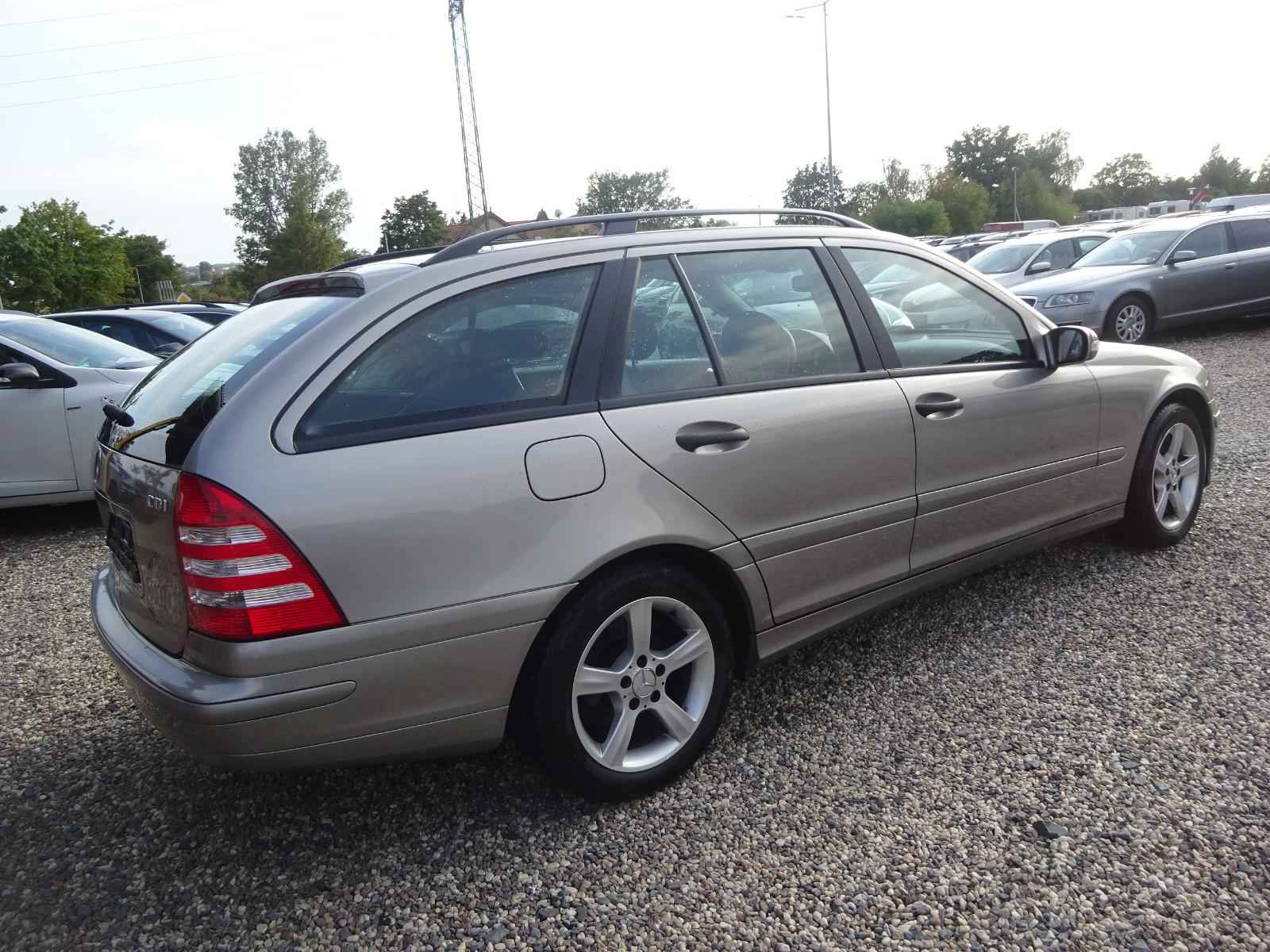 Mercedes-Benz C220 2005 — engine 2.148 cm³, 150 HP (110kW)