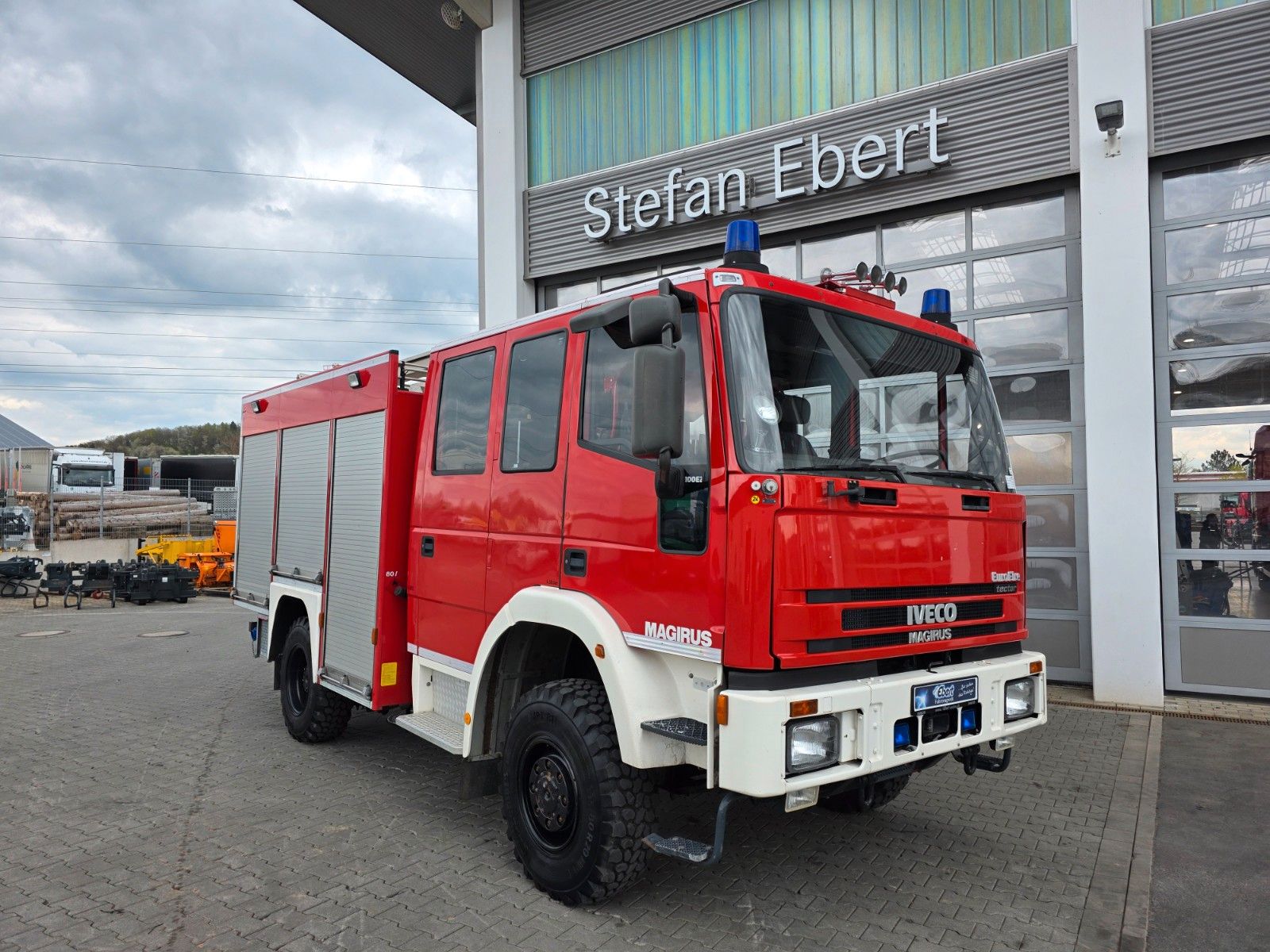 Fahrzeugabbildung Iveco EuroFire Tector FF100EW21 4x4 LF8 Löschfahrzeug