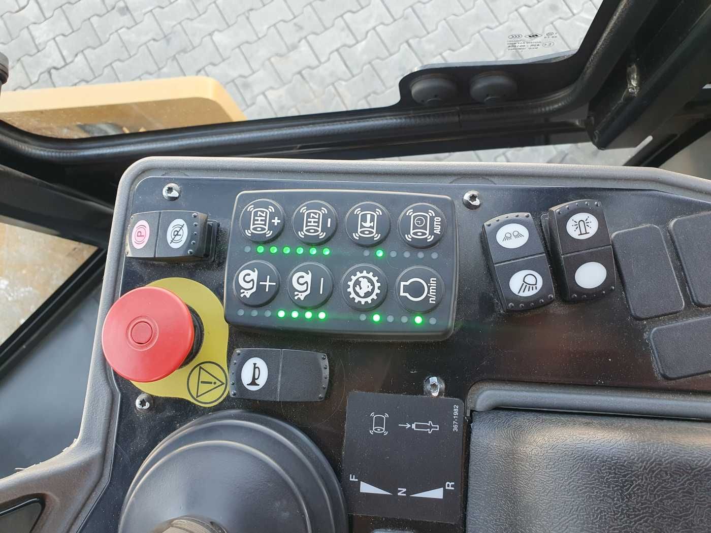 Fahrzeugabbildung CAT CS66B Walzenzug / 2017 / nur 630h! / Klima