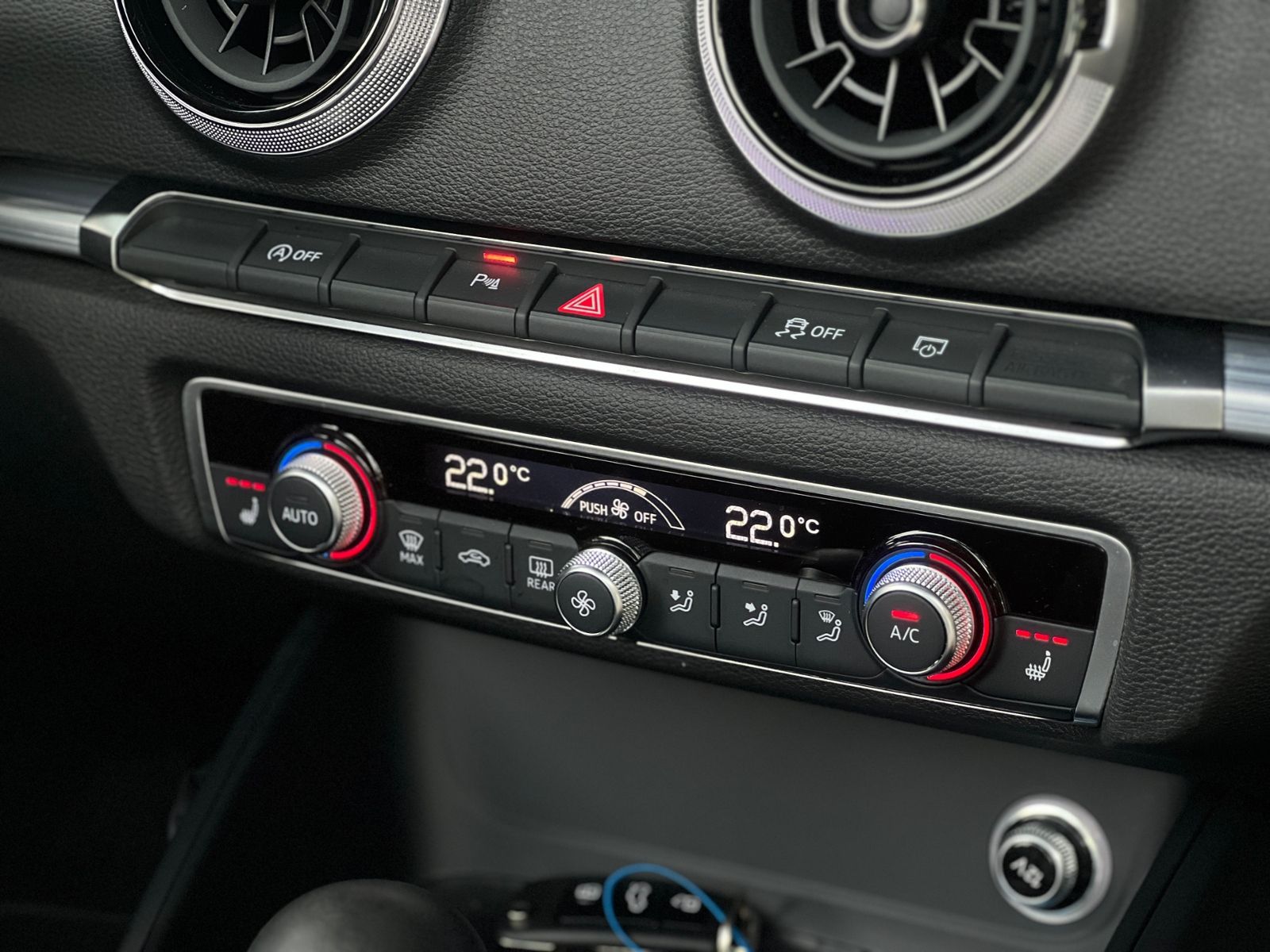 Fahrzeugabbildung Audi A3 Cabriolet  design 35 TFSI S tronic NAVI GRA S