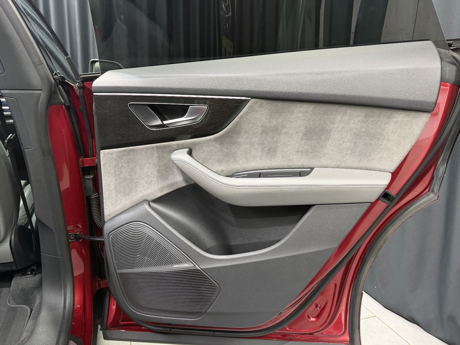 Fahrzeugabbildung Audi SQ8 4.0 TDI quattro|3D BANG&OLUFSEN|RS-SITZE|AHK