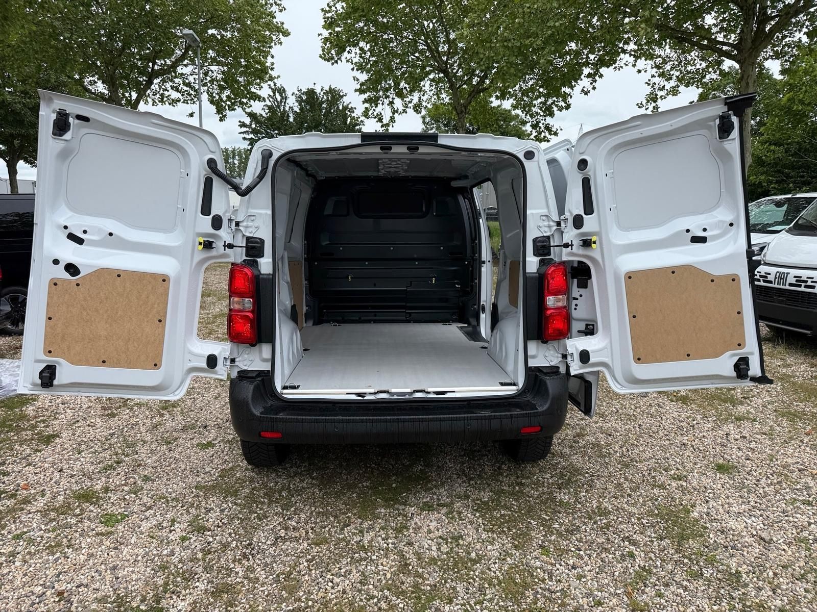 Fahrzeugabbildung Fiat Scudo M Kastenwagen 120 MT6