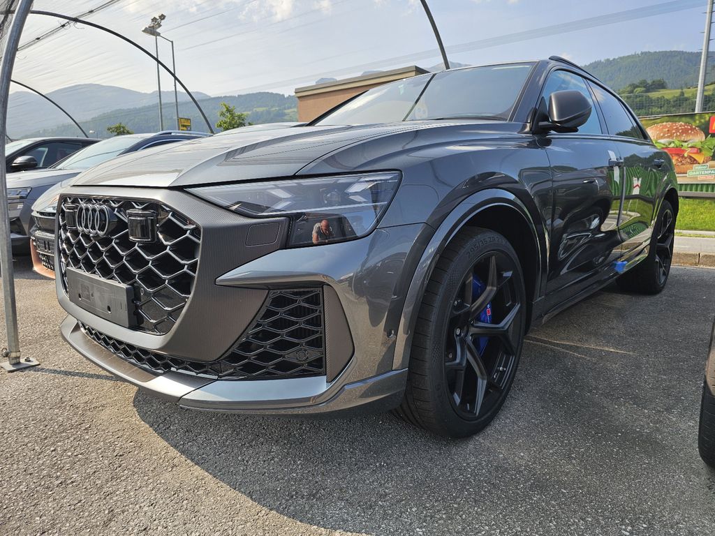 Audi RSQ8