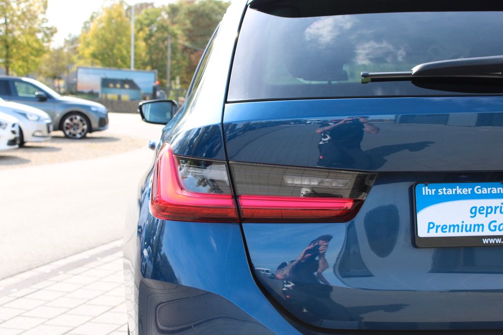 BMW 320d xDrive Touring AUT LED SHZ NAVI PDC ALU