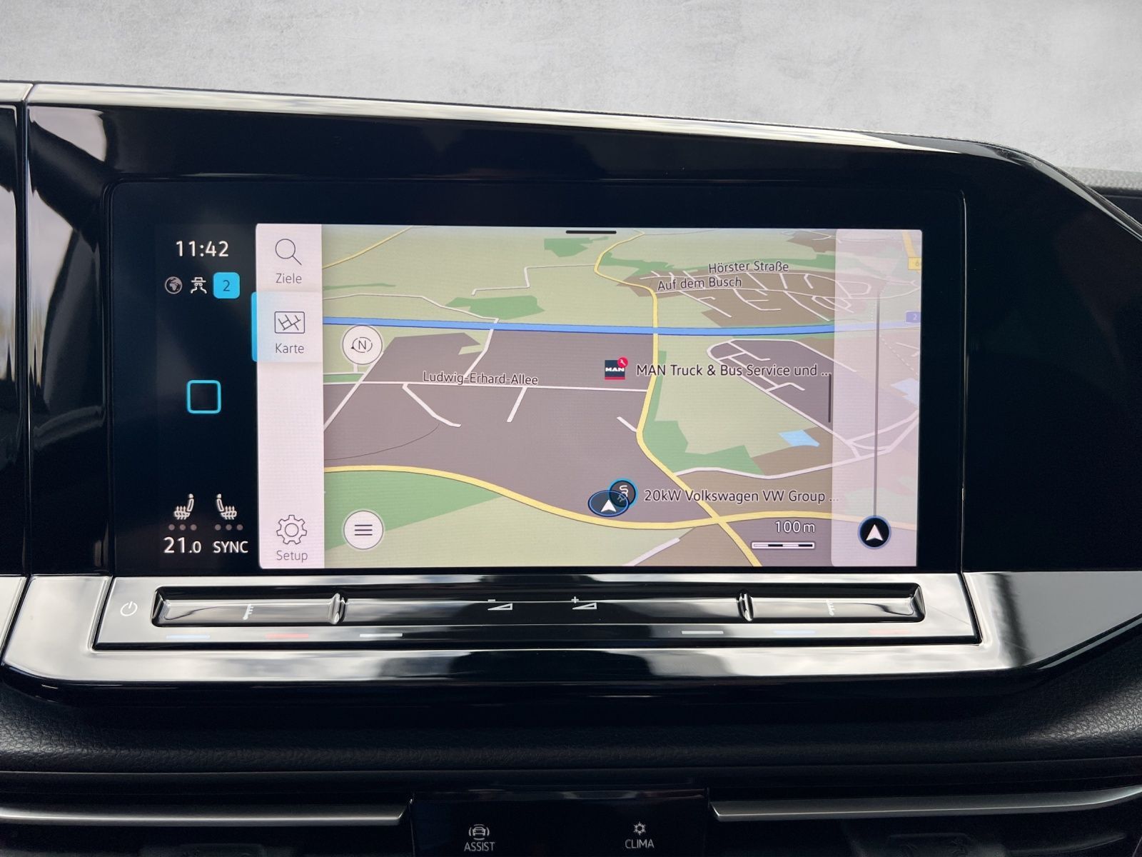 Caddy Move 2.0 TDI AHK*Navi*Pano*ACC*Kamera