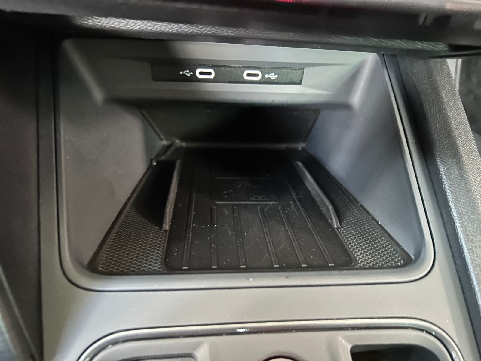Fahrzeugabbildung CUPRA Leon Sportstourer e-Hybrid KLIMA LED NAVI SHZ