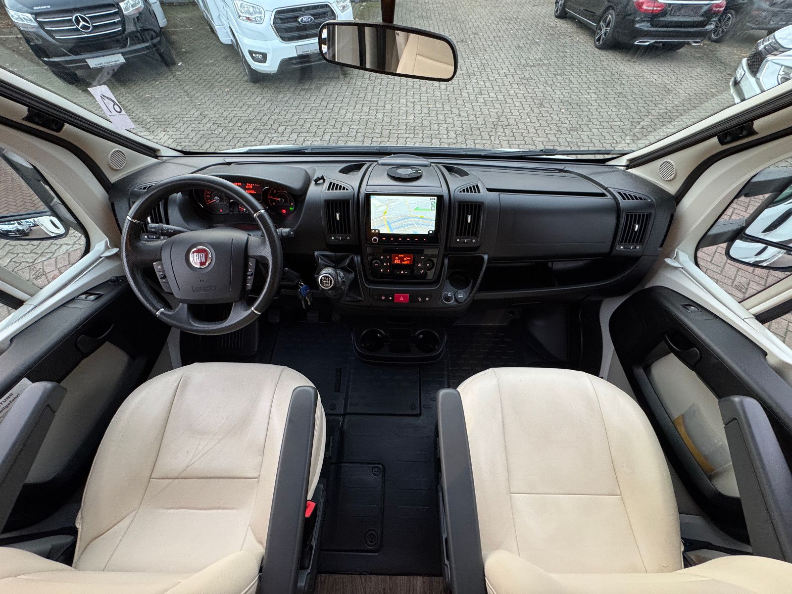 Fahrzeugabbildung Eura Mobil PROFILA RS 670 SB SAT HUBBETT LOUNGE PAKET LEDER