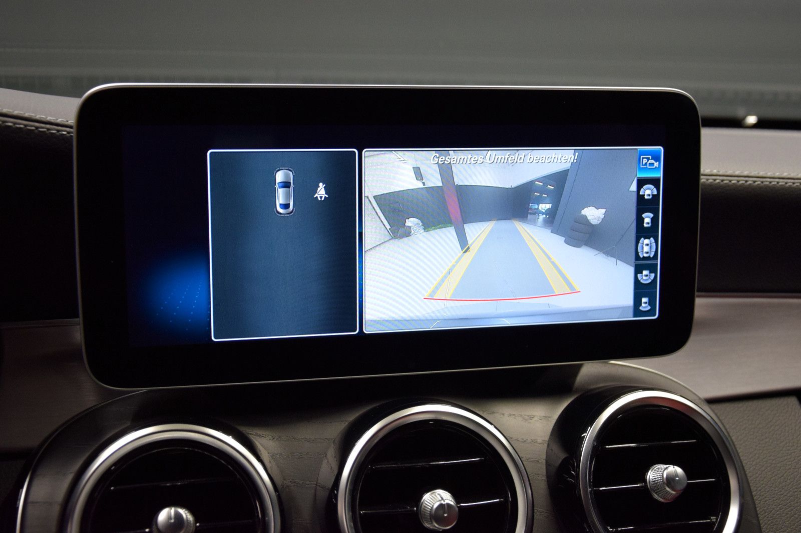 Fahrzeugabbildung Mercedes-Benz C300 4MATIC Coupé AMG LED Rotes Leder 1.Hnd 360°