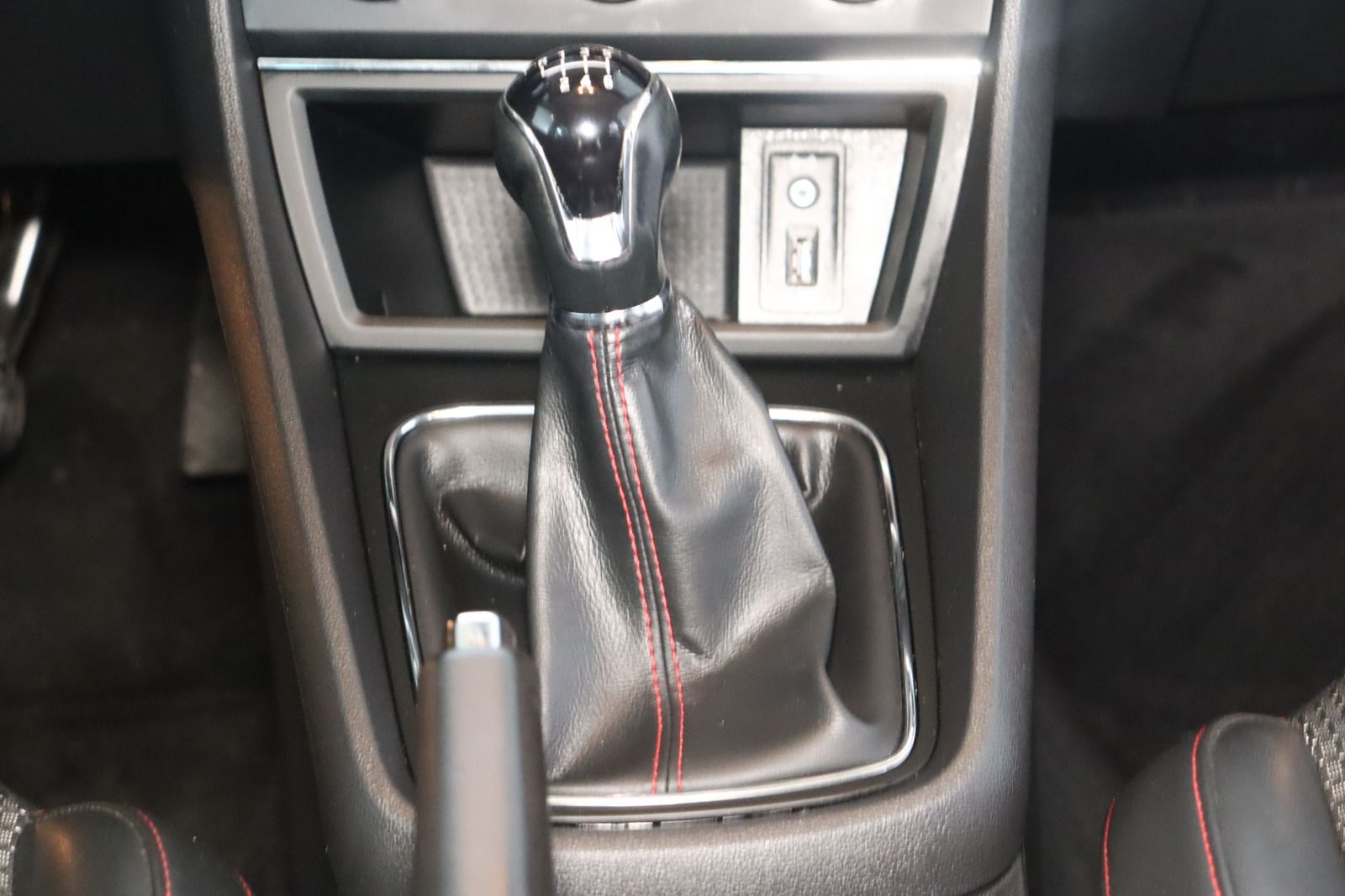 Fahrzeugabbildung SEAT Leon ST 1.4 FR * Navi * LED * HU/AU neu