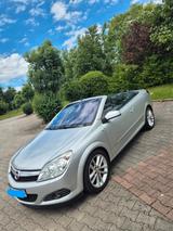 Opel Astra H Cabrio 1.8  - Opel Astra mit Benzin-Antrieb: Cabrio, Automatik