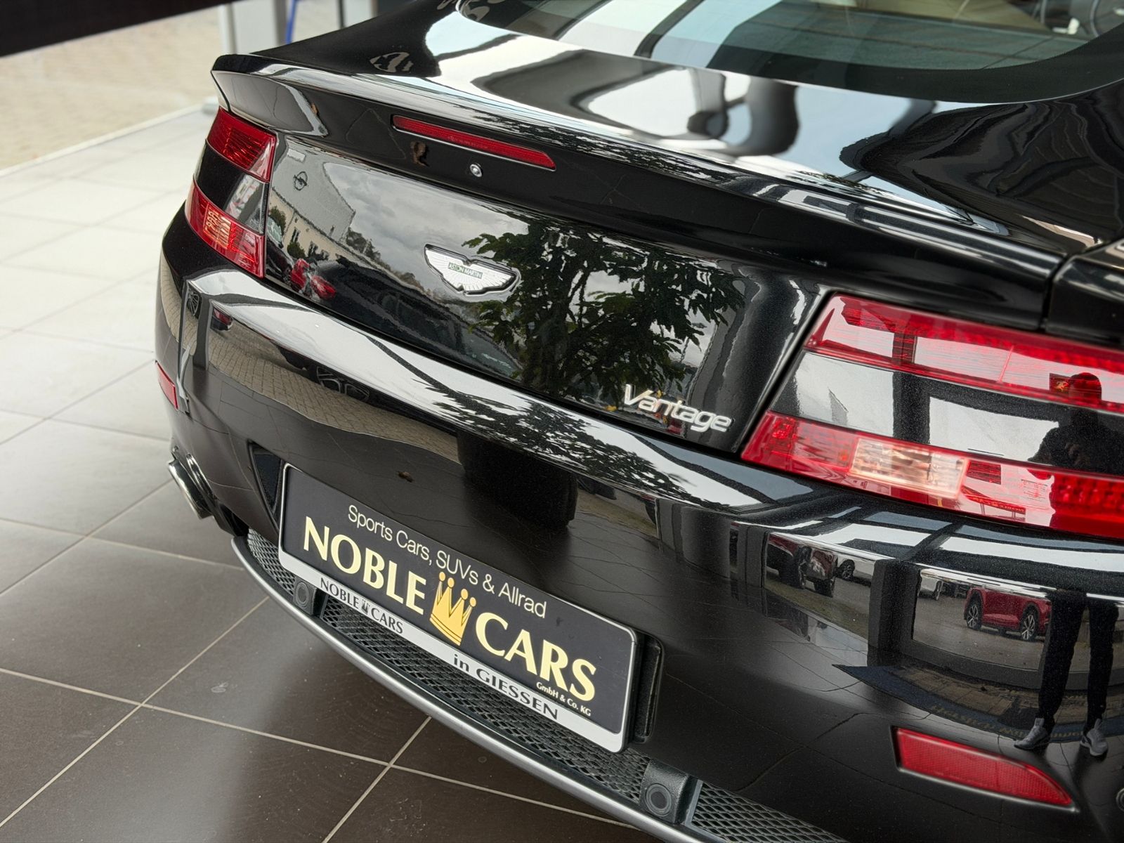 Fahrzeugabbildung Aston Martin Vantage  V8 KLIMA XEN NAV SHZ PDC LEDER