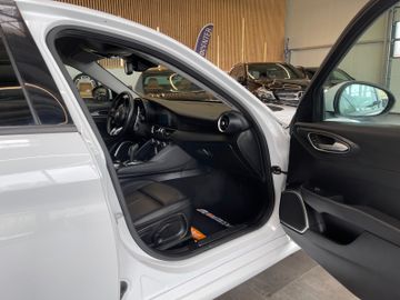 Alfa Romeo Giulia 2,2 JTDM Executive *BI-XENON*ACC*AHK*LED*