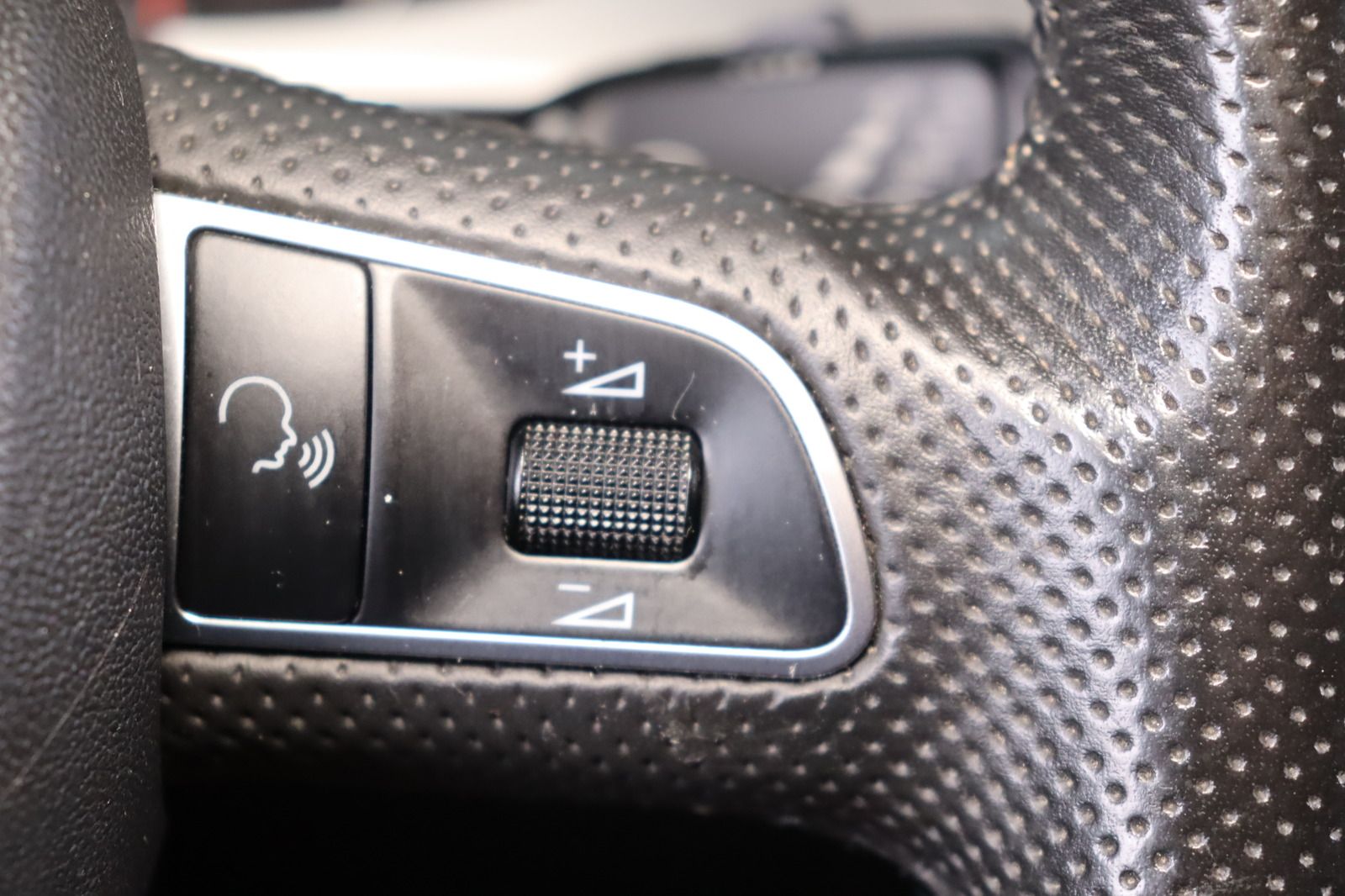 Fahrzeugabbildung Audi A4 1.8 TFSI Ambiente Avant