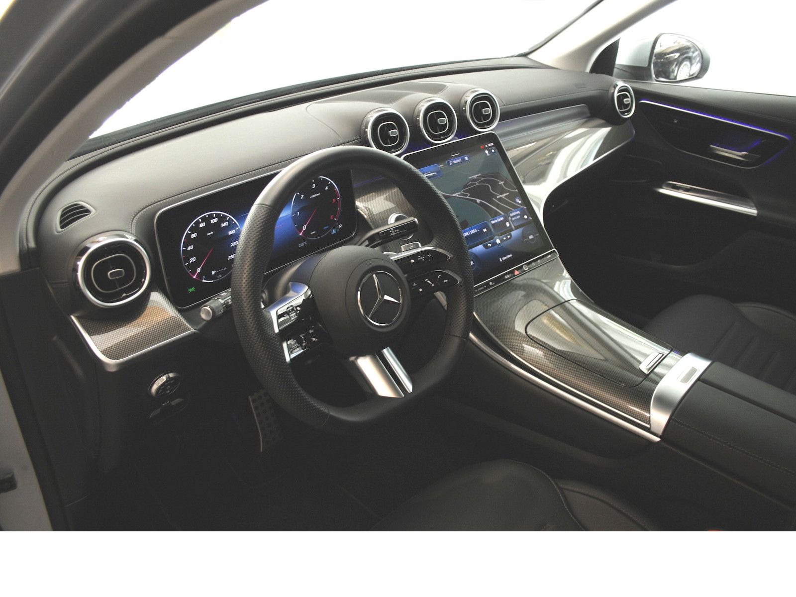 Fahrzeugabbildung Mercedes-Benz GLC 220 d 4M AMG *Distronic*AHK*Leder*Trittbrett