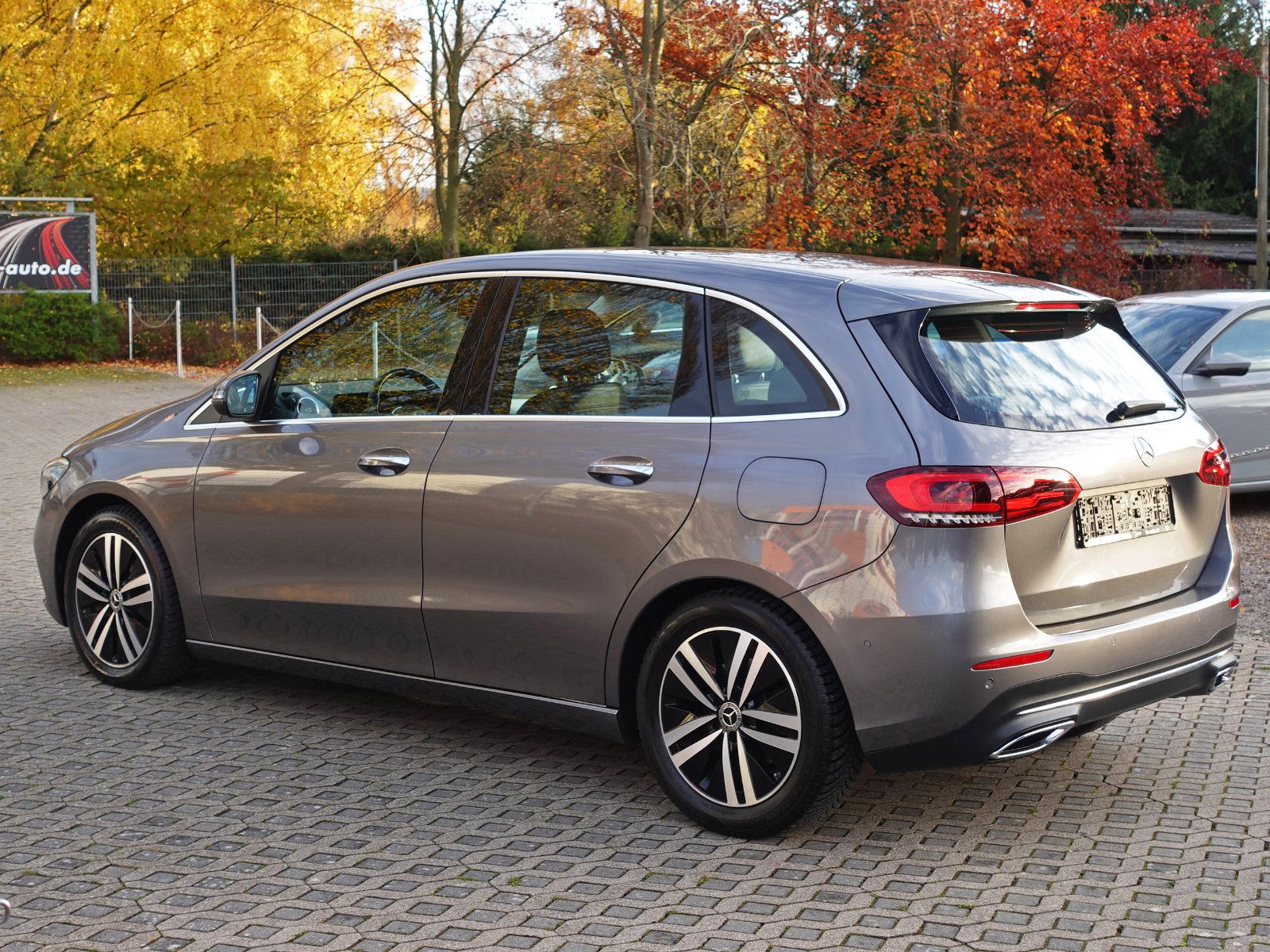 Fahrzeugabbildung Mercedes-Benz B 220 4MATIC 7G-DCT Progressive MBUX AHK Assist.