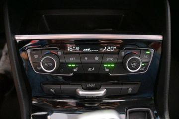 BMW 216 Active Tourer - 10