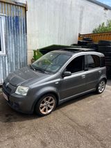 Fiat Panda 1.4 16V100HP /Klimaautomatik Panoramadach - Fiat Panda mit Benzin-Antrieb: Kleinwagen, 100hp