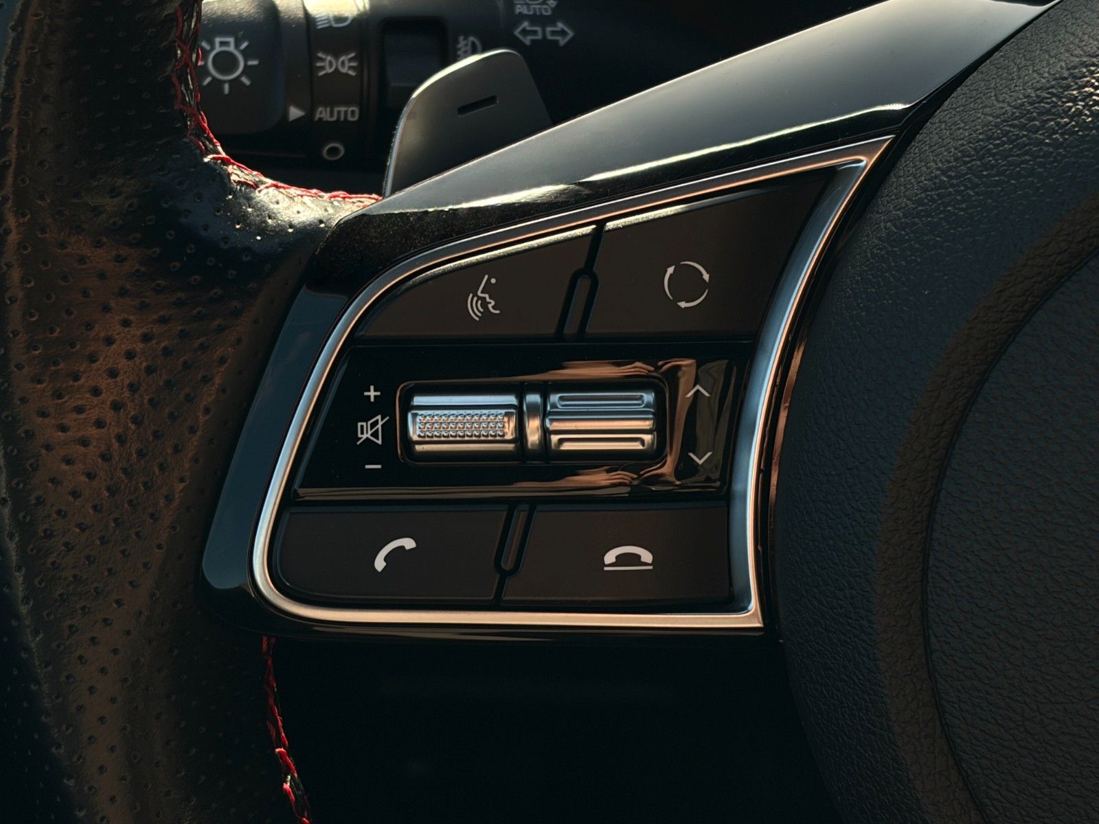 Fahrzeugabbildung Kia Optima SW 1,6 T-GDI DCT GT Pano H&K ACC SHZ LHZ