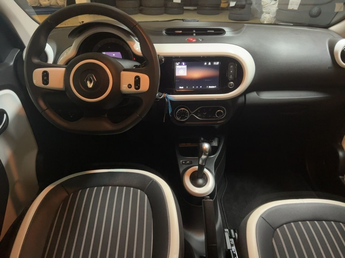 Fahrzeugabbildung Renault Twingo E-Tech Techno Kamera SHZ KLimaut.