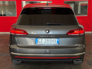 Volkswagen Touareg - 4