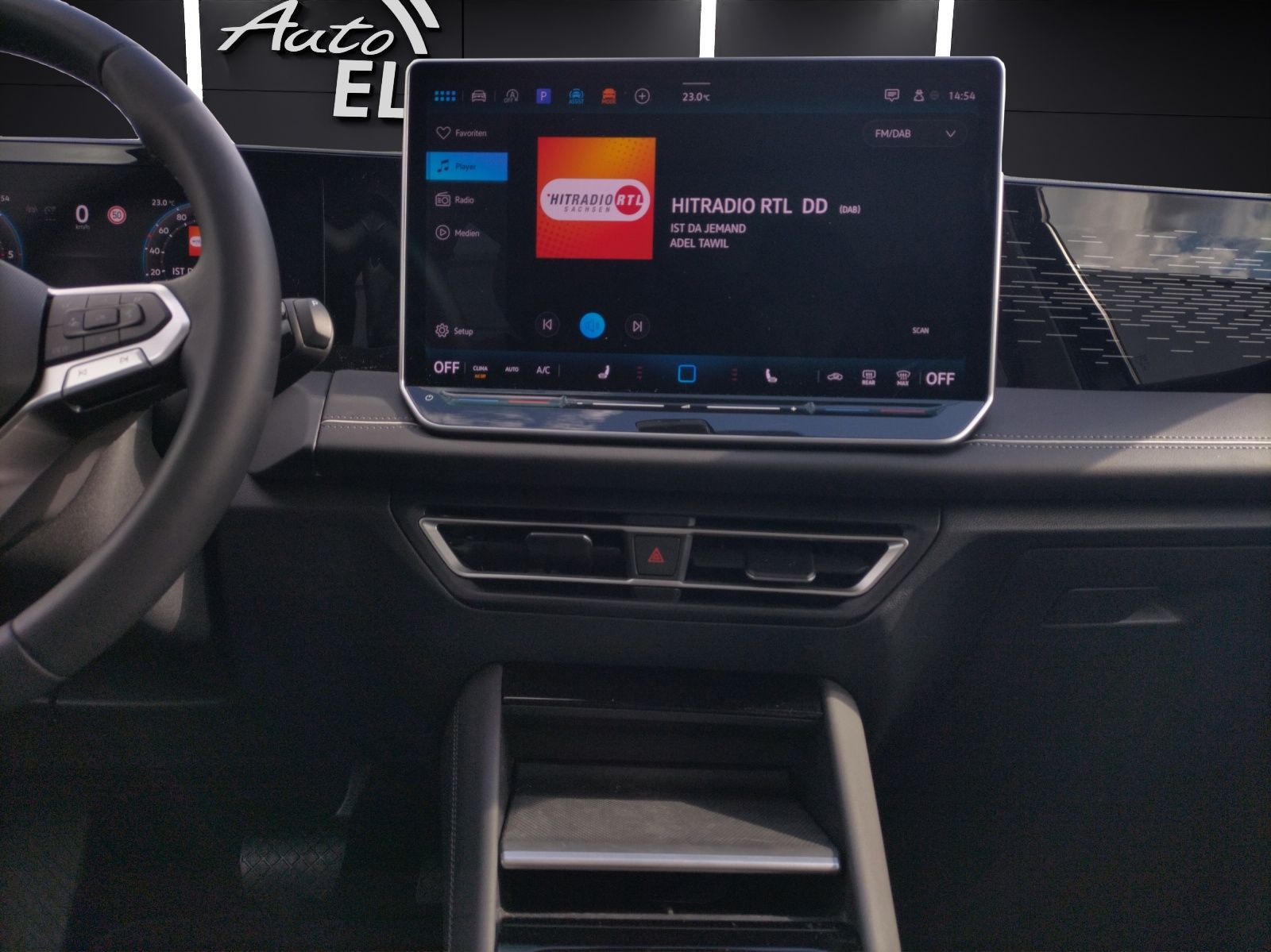 Fahrzeugabbildung Volkswagen Tiguan TDI Elegance DSG 4M LED AHK Navi HUD Pano