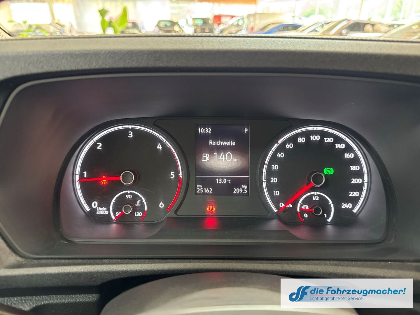 Fahrzeugabbildung Volkswagen Caddy Cargo Maxi DSG AHK 25tkm Temp PDCv+h El. P