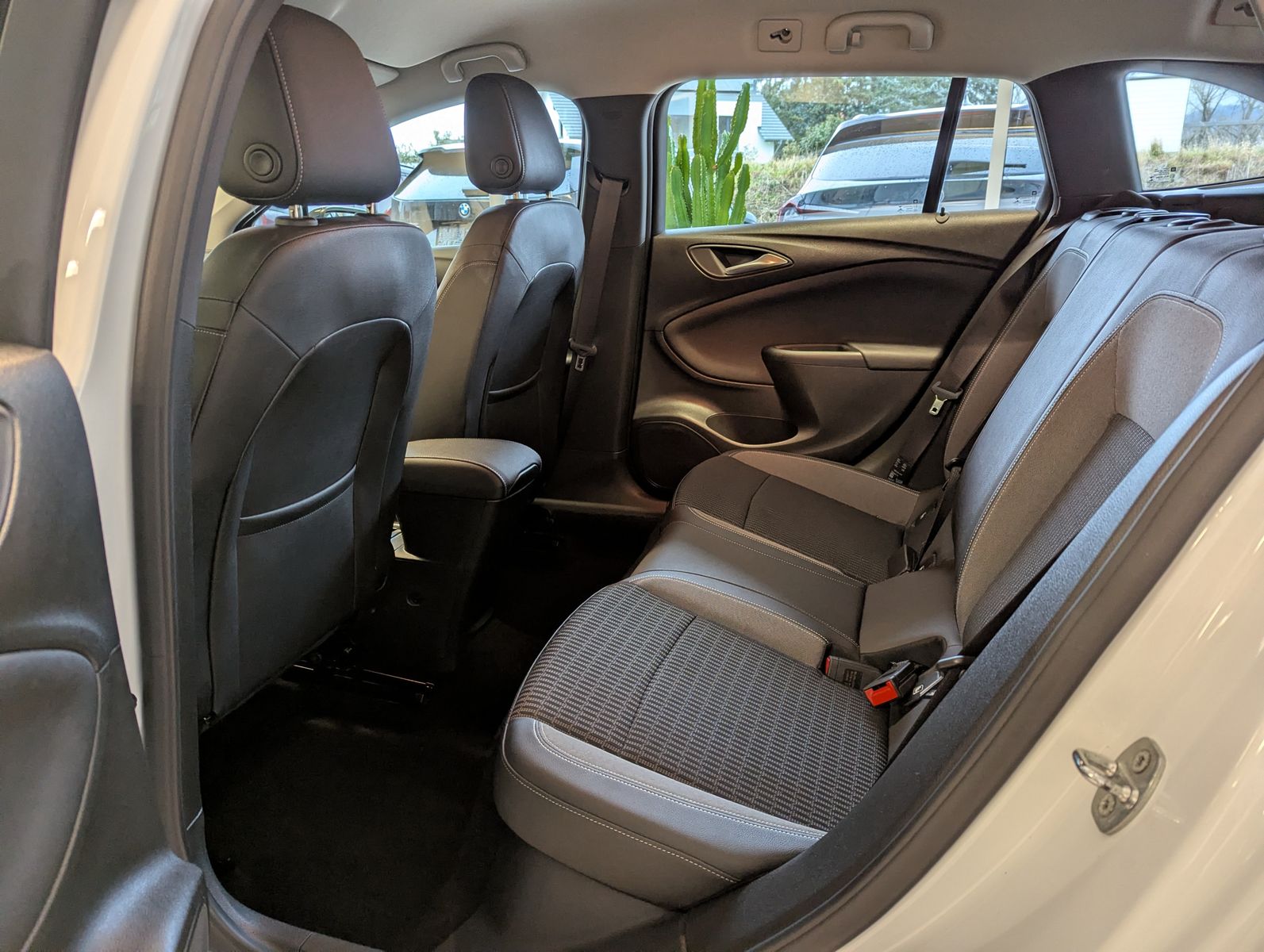 OPEL Astra 1.5 CDTI Aut. Elegance Navi LED Kamera - Image 12