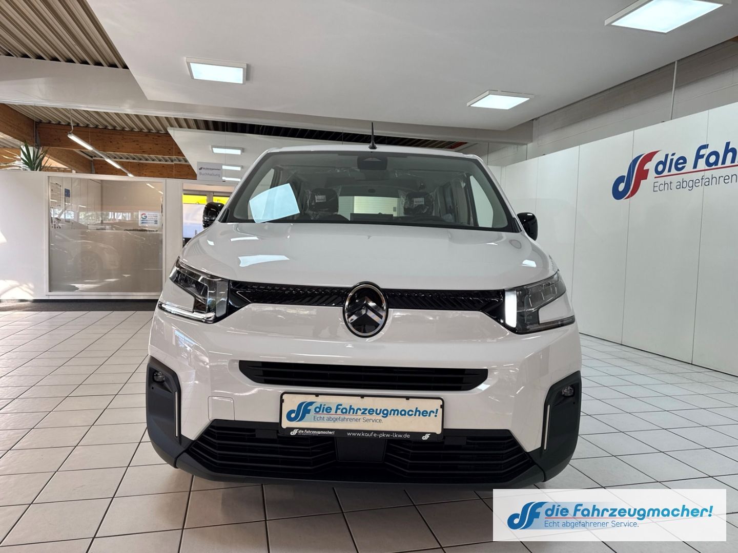 Fahrzeugabbildung Citroën Berlingo Plus M Digitales Cockpit LED Apple CarP