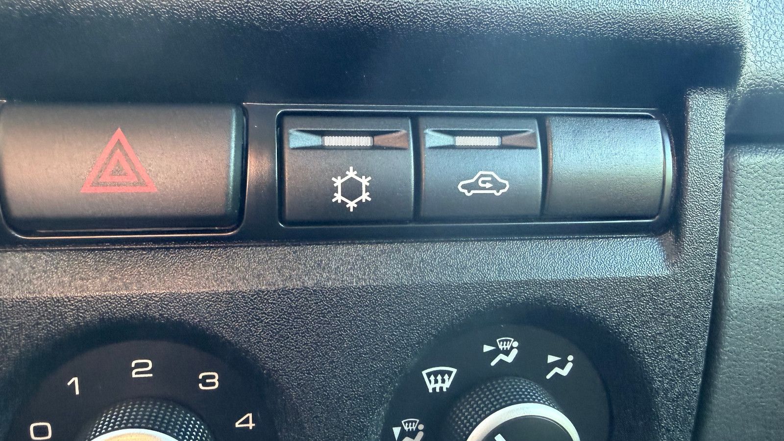 Fahrzeugabbildung Lada Niva "PREMIUM PLUS", KLIMA! SITZHEIZ.! ab SOFORT