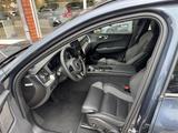 Volvo XC60 B5 AWD Ultra Black Edition 360° PANO LED - Volvo XC60 mit Benzin-Antrieb: Geländewagen