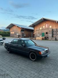 صورة 2 لـ 1985 Mercedes-BENZ E 280