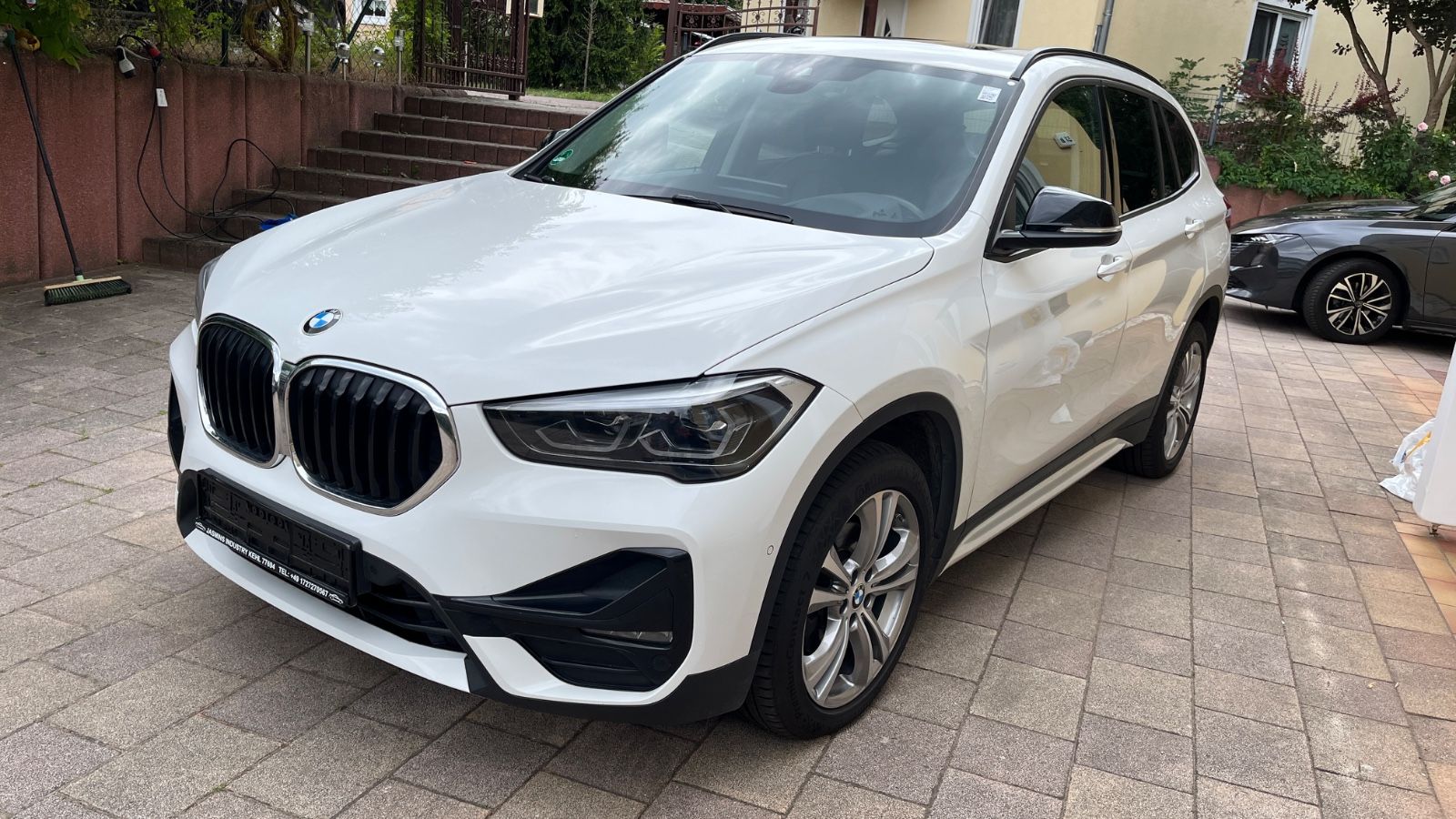 BMW X1 xDrive18d Sport Line Autom. Leder. Pano