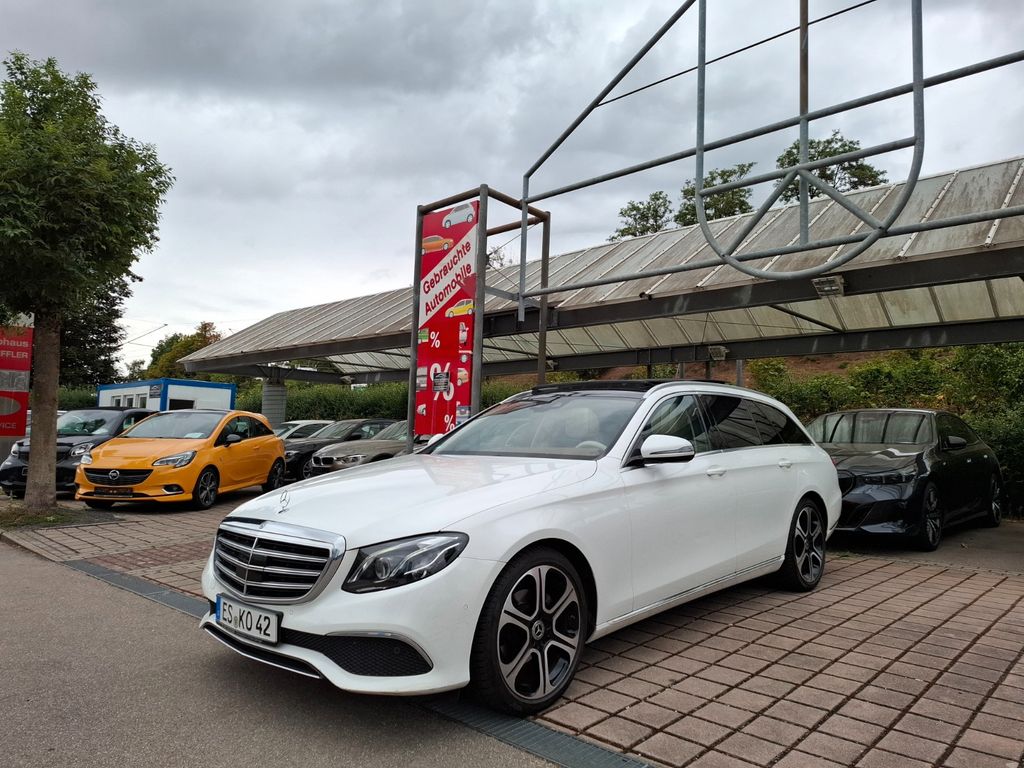 Image of Mercedes-Benz E 220
