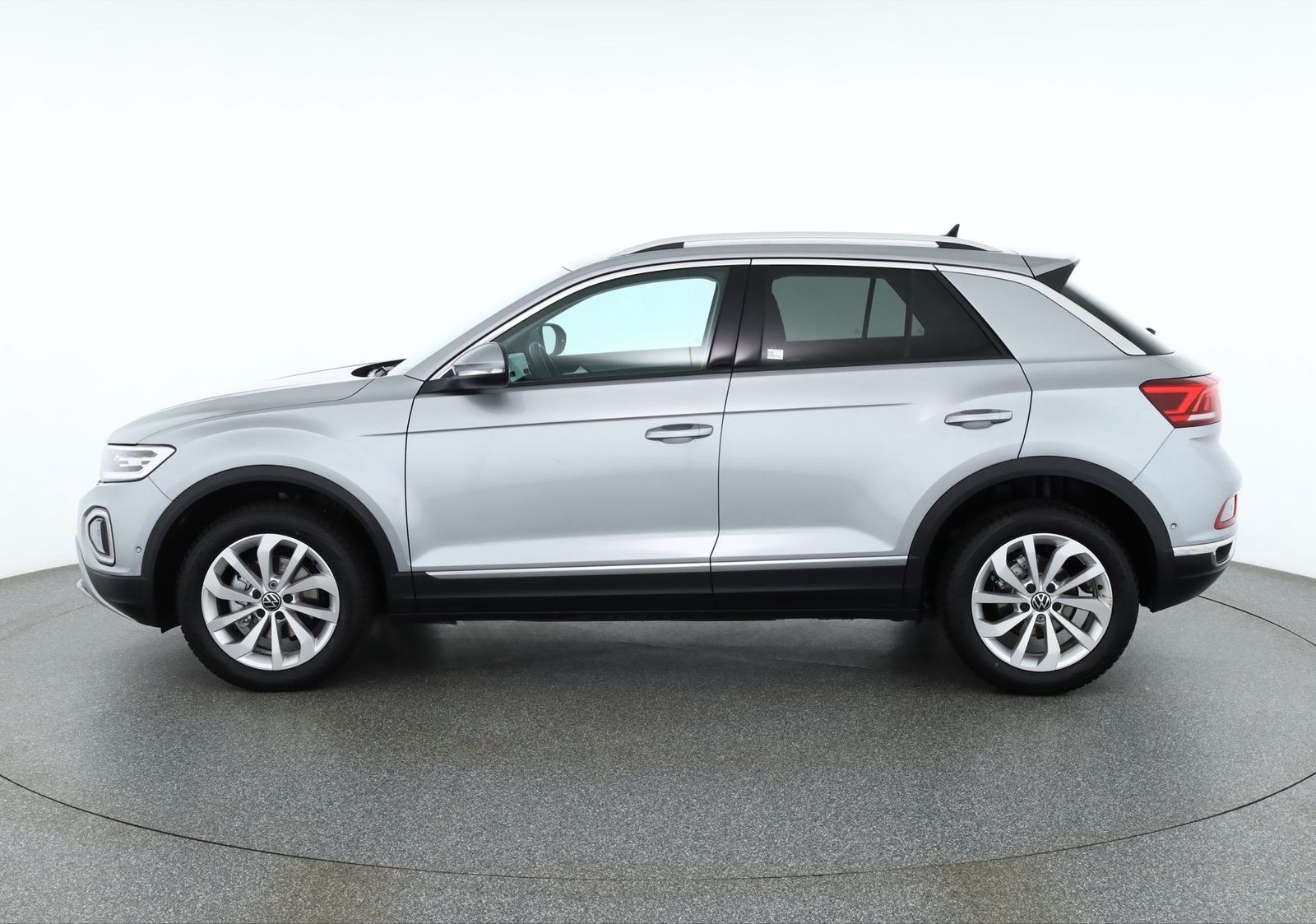 Volkswagen T-Roc 1.5 TSI DSG LED ACC Kamera imagem 2