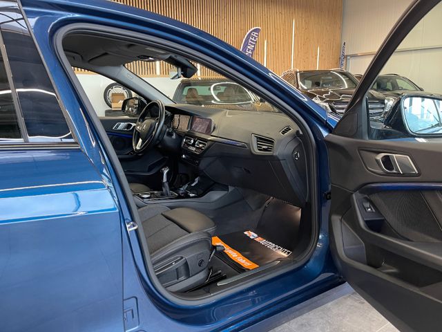 BMW 118 d Sport Line *LED*PDC*CARPLAY*TOUCH*SHZ*TEMP