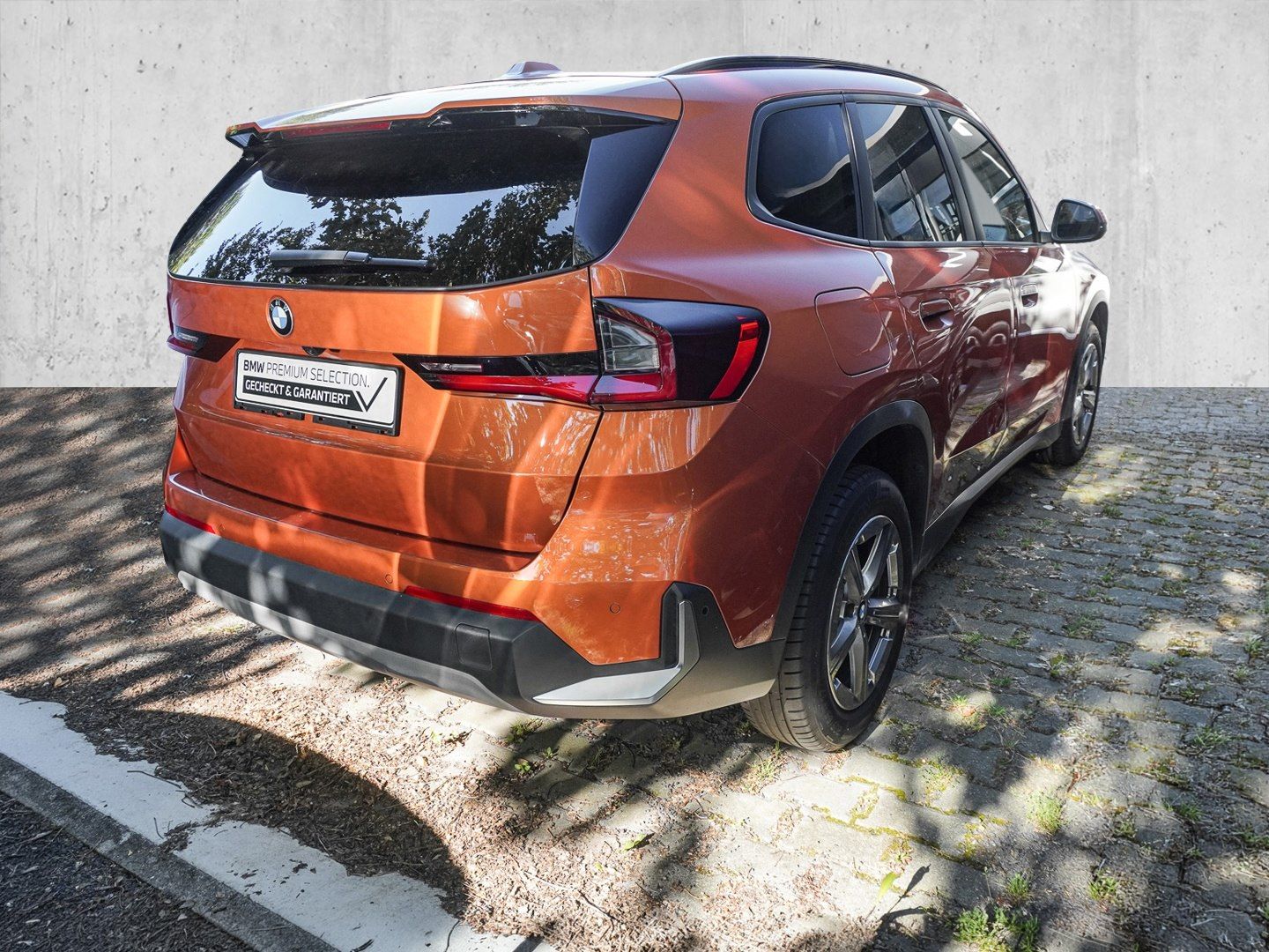 BMW X1 sDrive18d AHK RFK NAVI LED Sound Syst. DAB foto 2