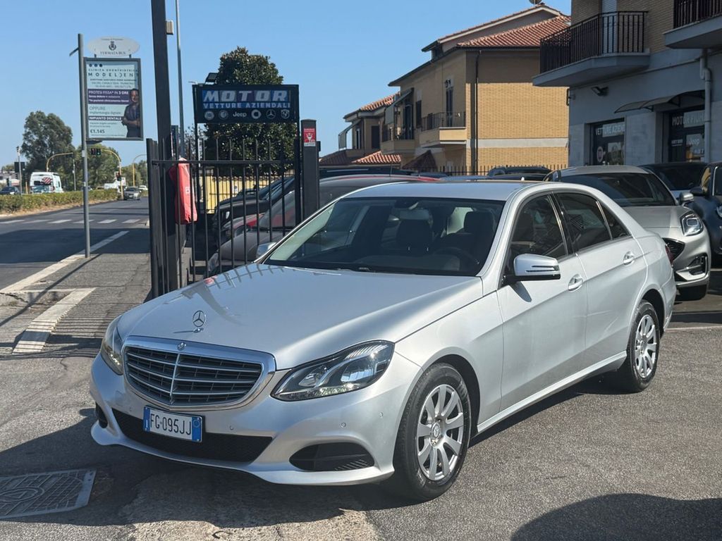 Image of Mercedes-Benz E 200