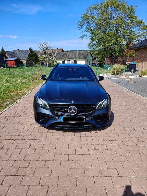 Mercedes-Benz E 63 AMG