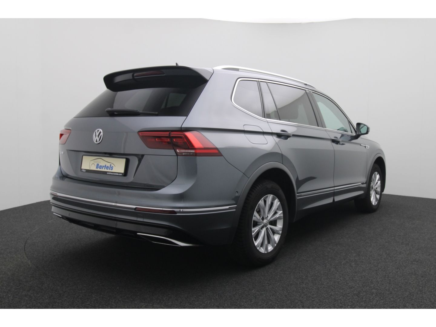 Fahrzeugabbildung Volkswagen Tiguan Allspace Highline R-Line AHK schwenkbar