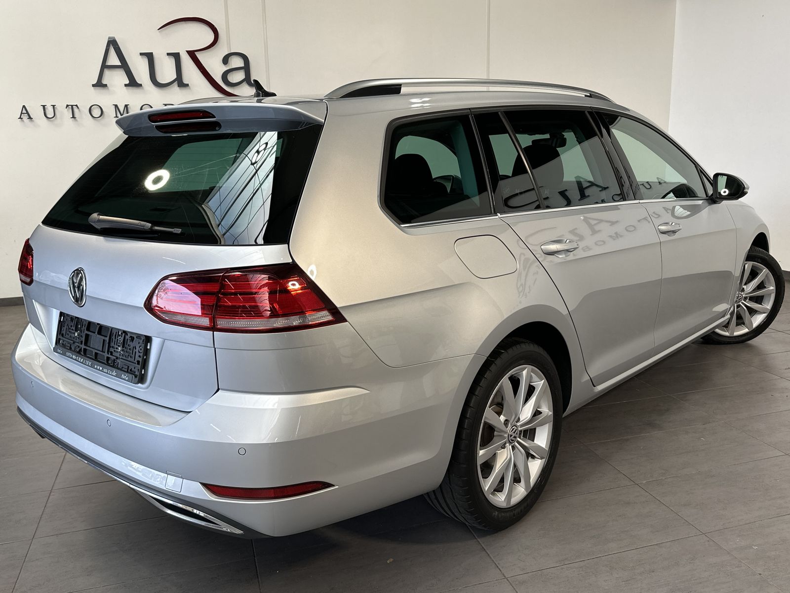 Fahrzeugabbildung Volkswagen Golf Variant 2.0 TDI Highline NAV+LED+ACC+SHZ+PP