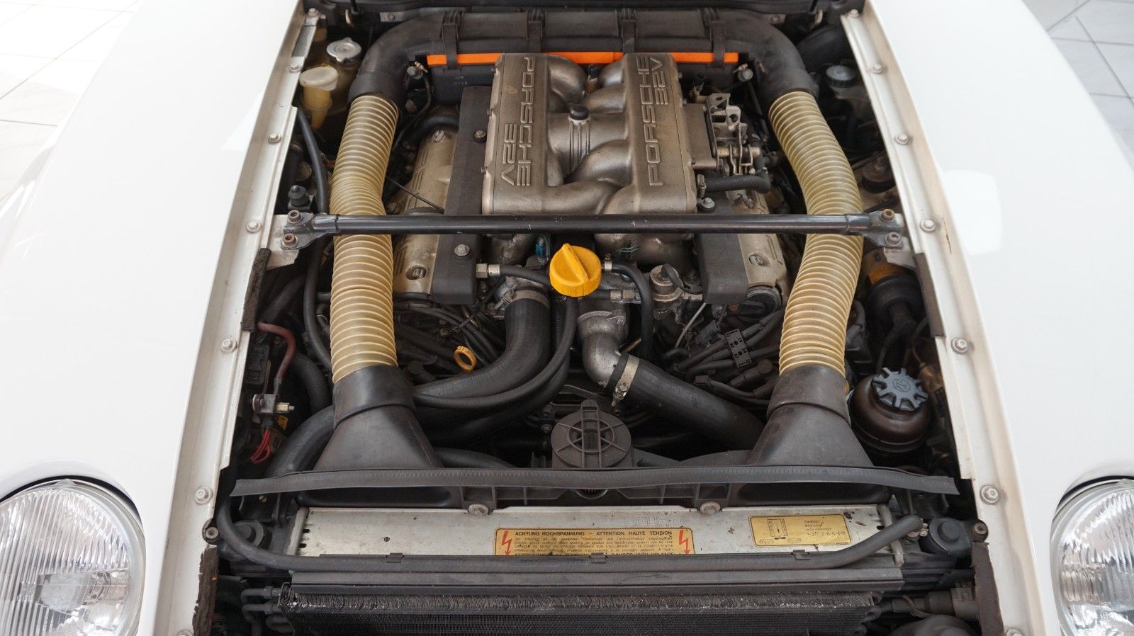 Fahrzeugabbildung Porsche 928 S4 Zahnriemen neu ex Brun Racing Schweiz