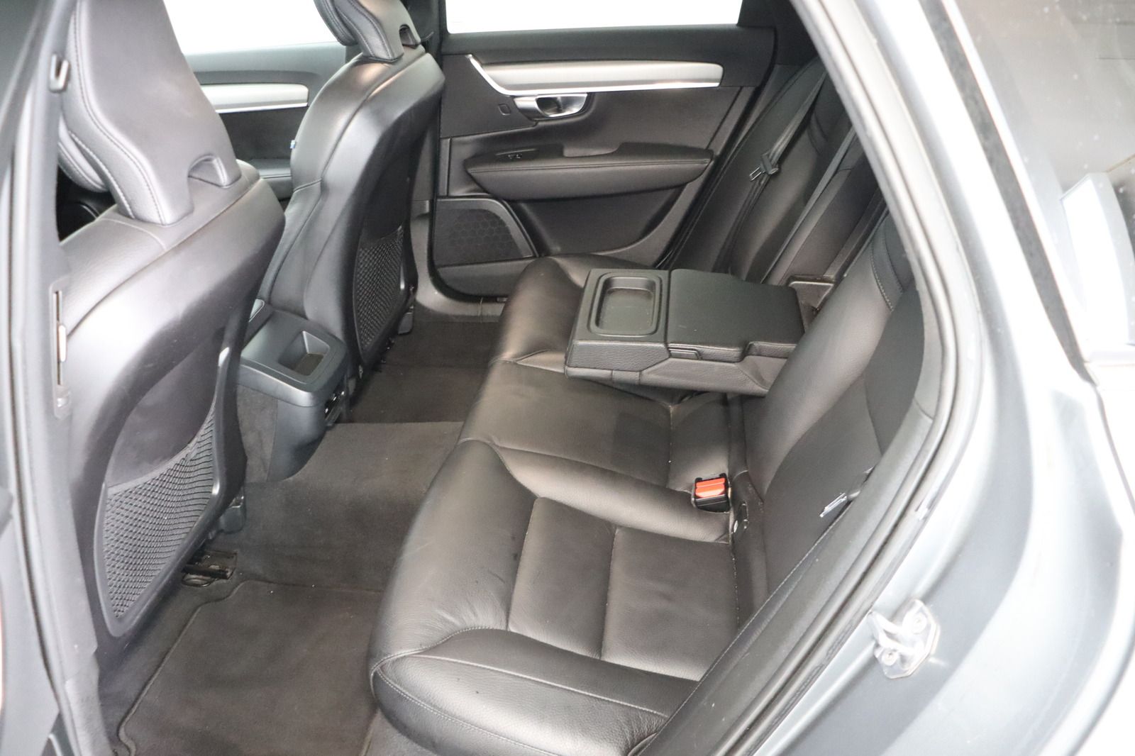 Fahrzeugabbildung Volvo V90 Kombi * HUD * Keyless * Limited Edition Mome